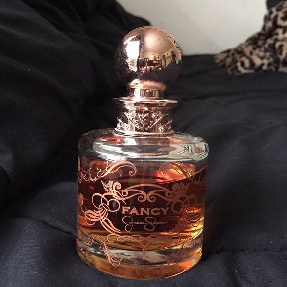 Jessica Simpson "Fancy" perfume