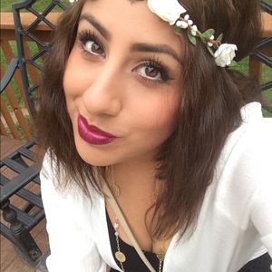 Meet your Posher, Cassandra