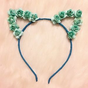 Green flower cat ears