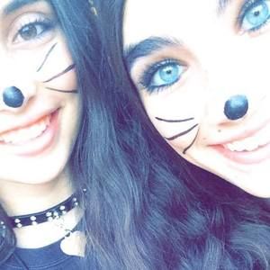 Meet your Posher, Analia