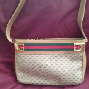 Vintage Gucci shoulder bag/cross body