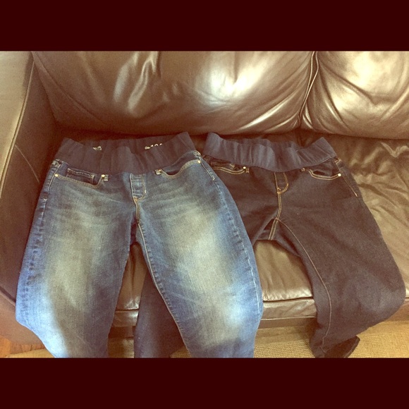 2 Pairs Gap Maternity Jeans Like New size 10/30R