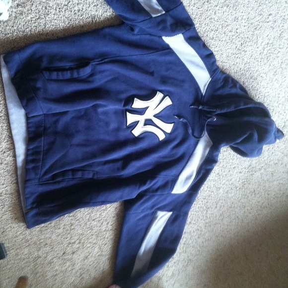New York Yankees Sweatshirt - Picture 1 of 3