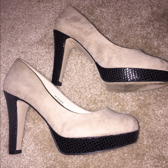 Last chance! 🎉Cato snakeskin pattern heels.