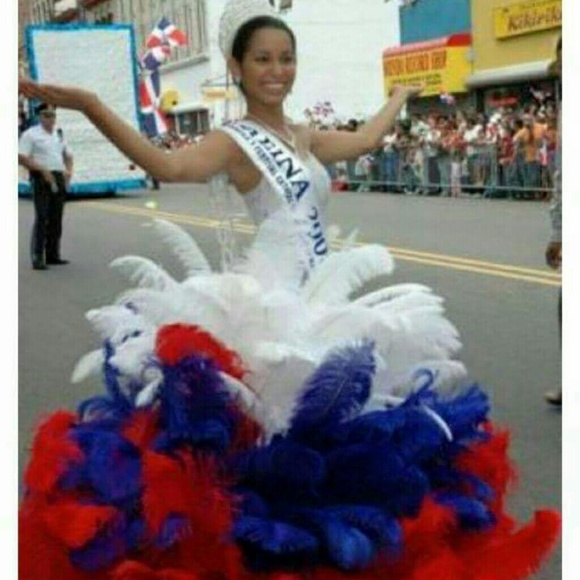 Meet the Posher, Laurie! - Picture 2 of 4