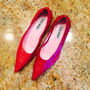 Steve Madden red flats. Adorable !! ❤️❤️
