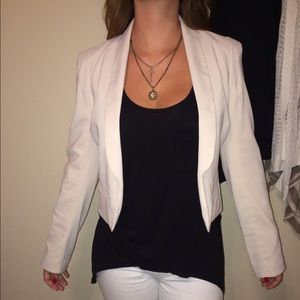 LUSH long sleeve cropped cream blazer