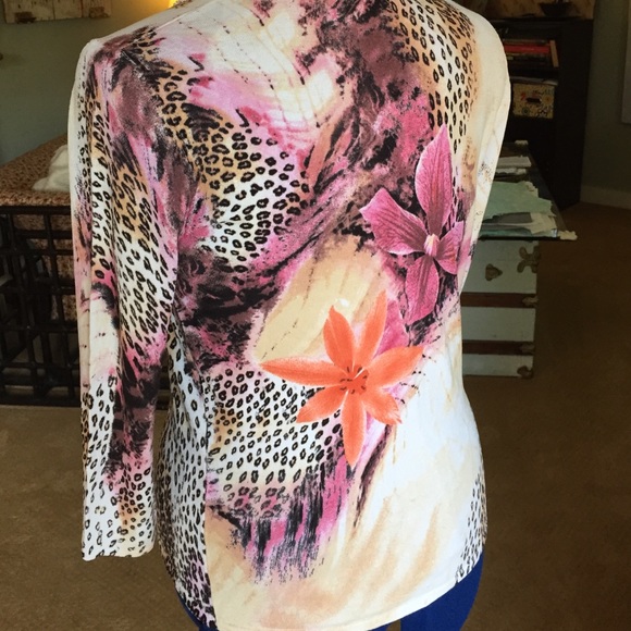 Printed knit top w/3/4 sleeves - Picture 3 of 4