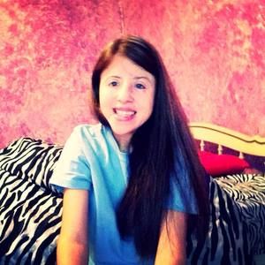 Meet your Posher, Kayla