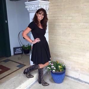 Meet your Posher, Valerie