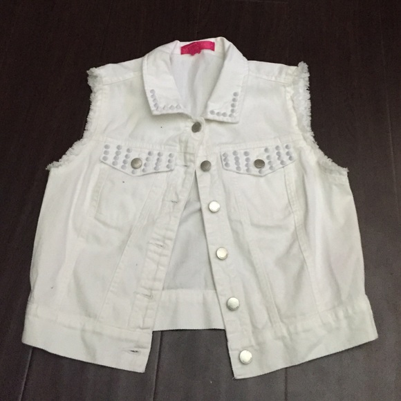 White vest