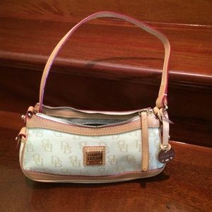 Dooney and Bourke shoulder bag✨