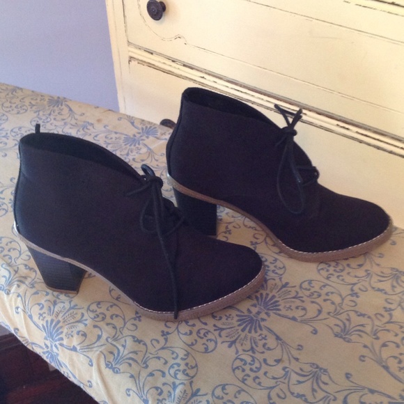 Old Navy Shoes - Old Navy Desert Booties
