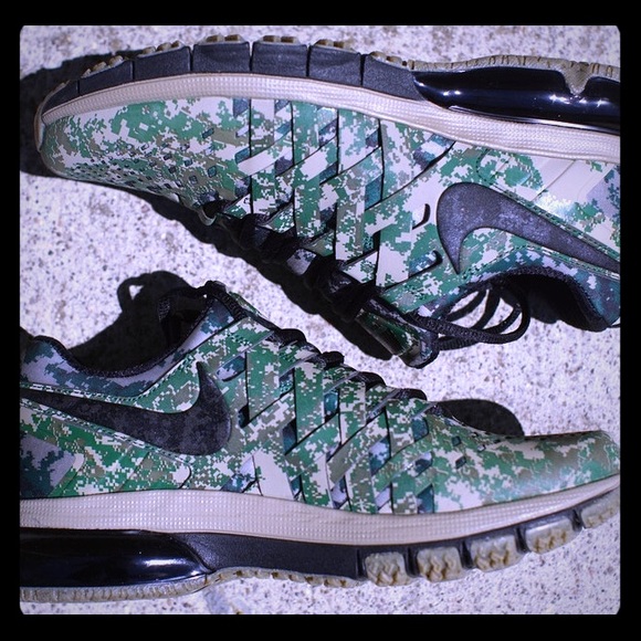 Nike fingertraps