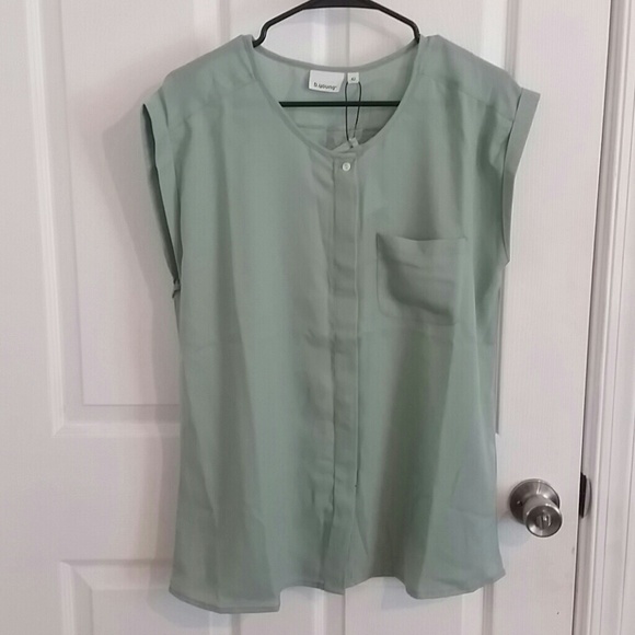 Short sleeve button up blouse
