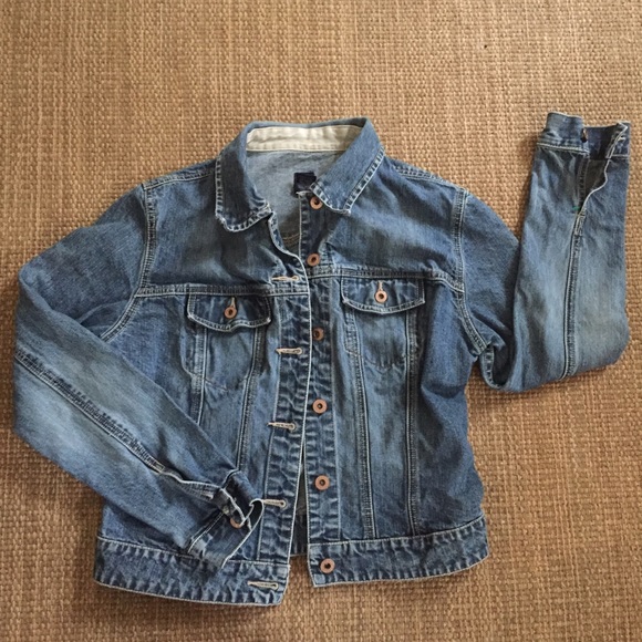 Size: M Gap Womens Jean Jacket