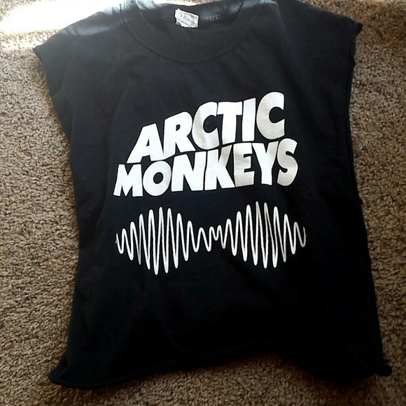 Artic monkeys cropped shirt.