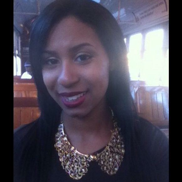 Meet Your Posher, Brianna! - Picture 3 of 4