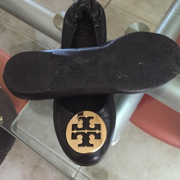 Tory Burch Shoes - Authentic Tory burch reva size 6 like new