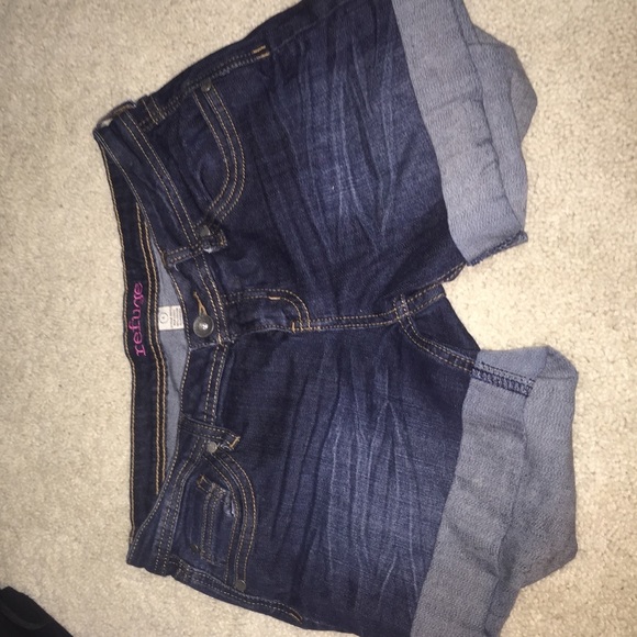 Refuge shorts