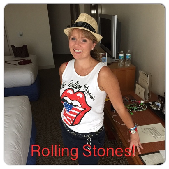 Meet Your Posher, Cathy! - Picture 2 of 5