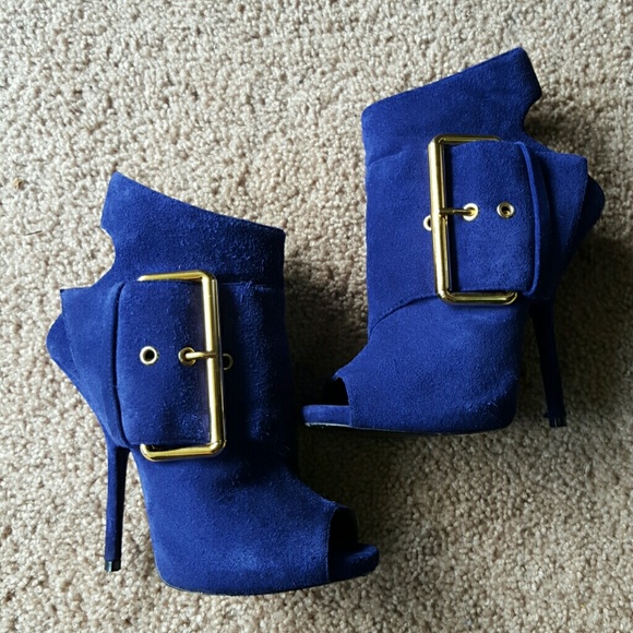 Giuseppe Zanotti Purple Heels w/ Gold Buckles 36.5