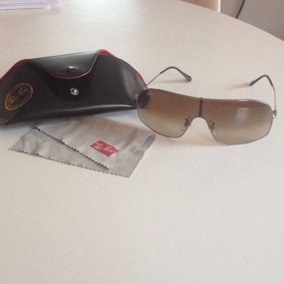 Ray Ban sunglasses with case