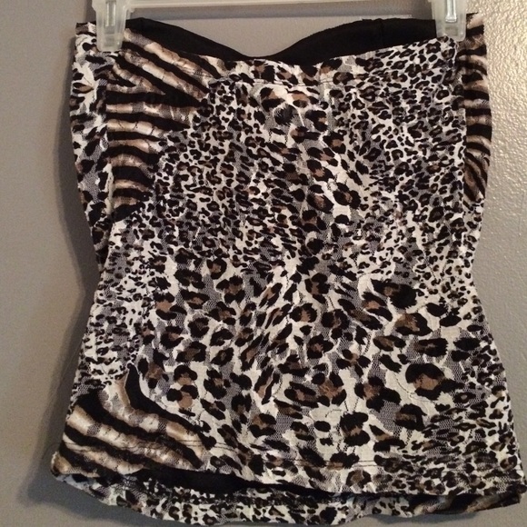 Cheetah print strapless top. - Picture 2 of 3
