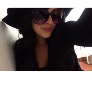 Meet your Posher, Miranda