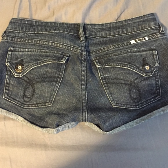 Roxy shorts size 1 - Picture 2 of 3