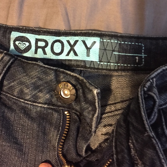 Roxy shorts size 1 - Picture 3 of 3