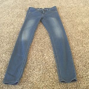 Brand New Hollister Jeggings 👏