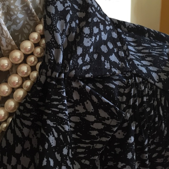 Black and gray animal print jacket - Picture 3 of 3