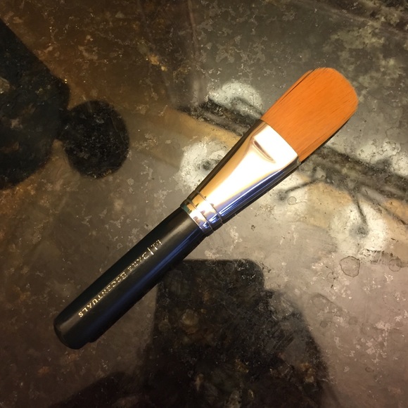 BareMinerals Max coverage face brush