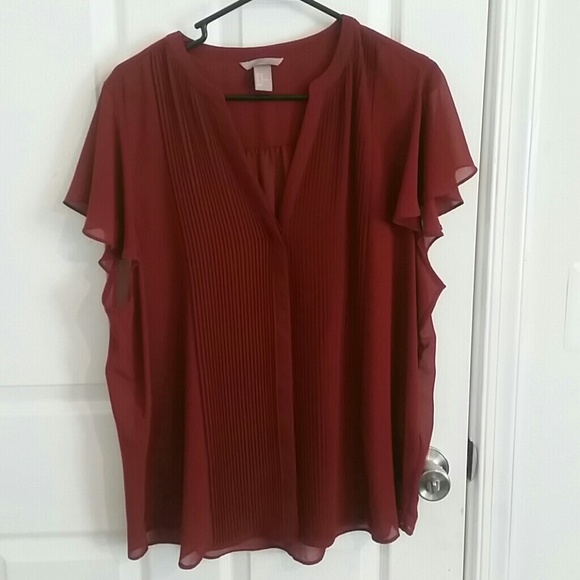 Short sleeve v-neck blouse