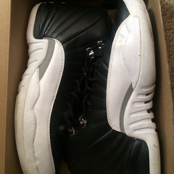 Air jordan playoff 12