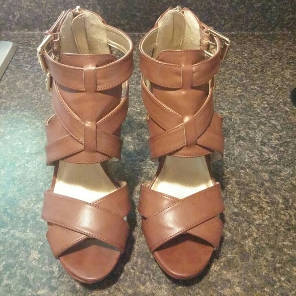 G by Guess super cute heels 6