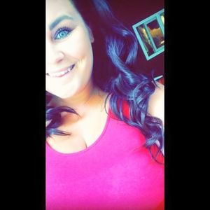 Meet your Posher, Tia