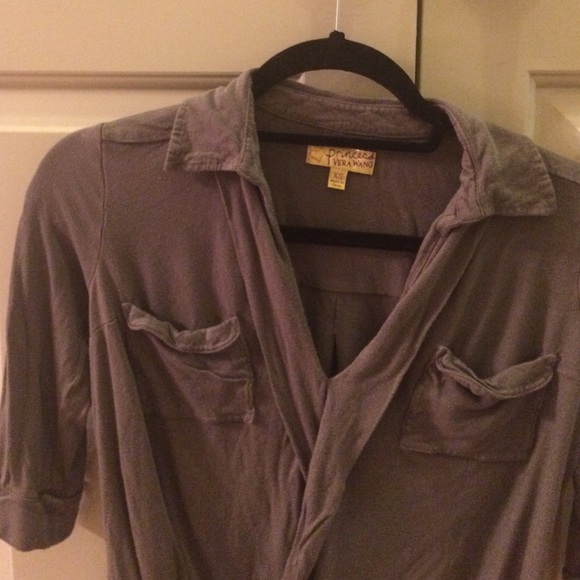 Vera Wang Wrap Top - Picture 2 of 2