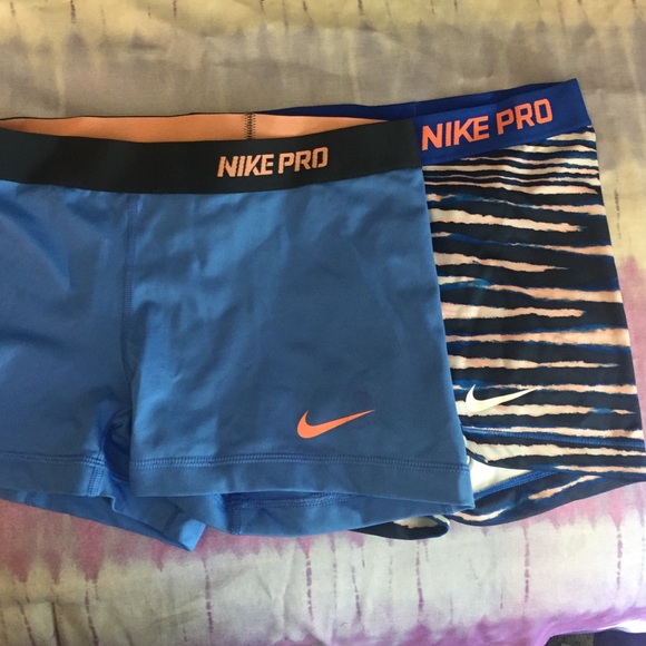 Set of 2 Nike pro spandex