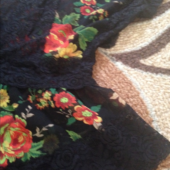 Floral lace shirt - Picture 4 of 4