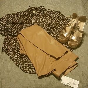 **Sold***Hue leatherette leggings****SOLD***