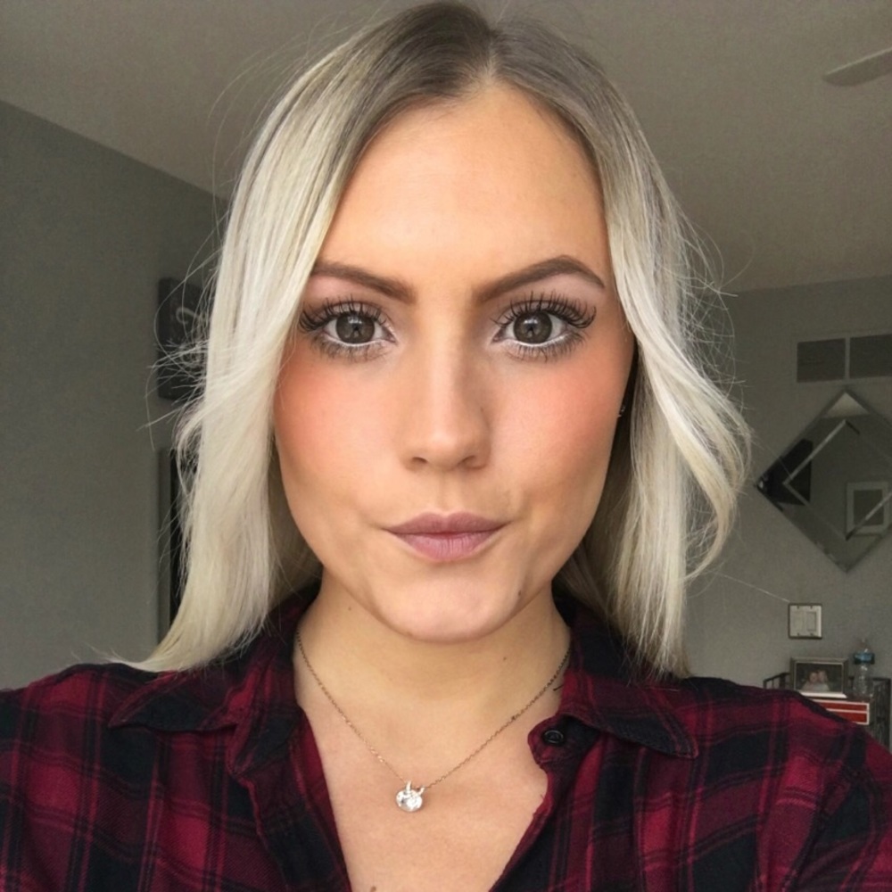 Meet your Posher, Danielle