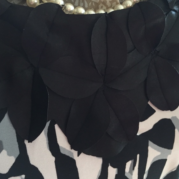 Knit top with fabric detail - Picture 2 of 2