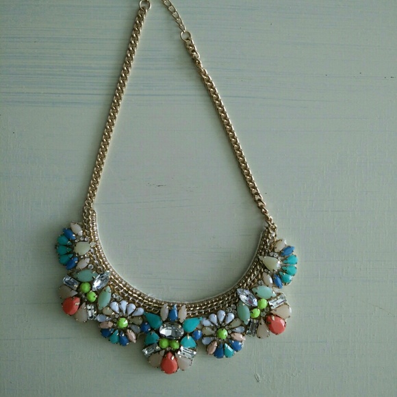 Flower beaded necklace