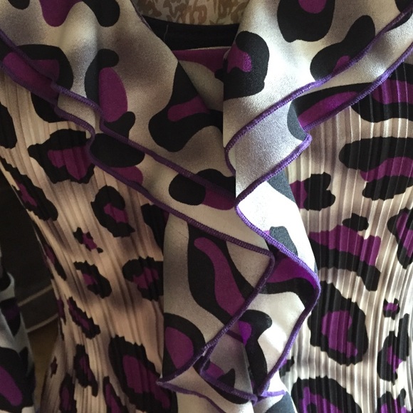 Purple black gray cheetah print top - Picture 2 of 2