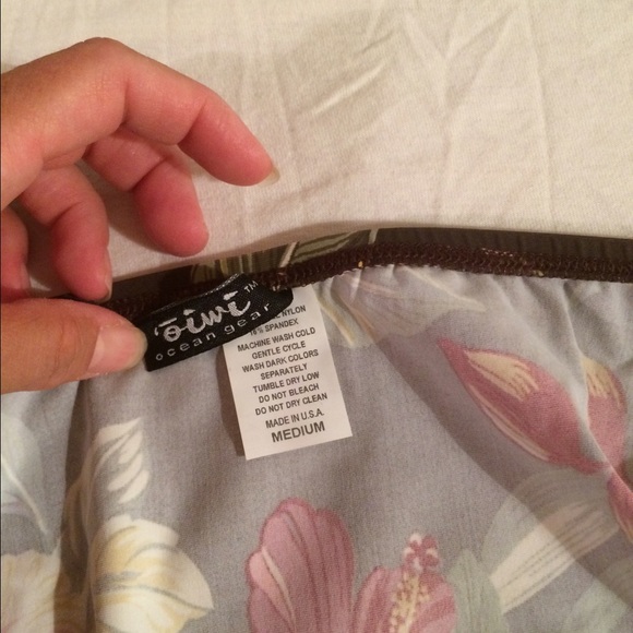 Super cute swim bottoms NWOT - Picture 3 of 4