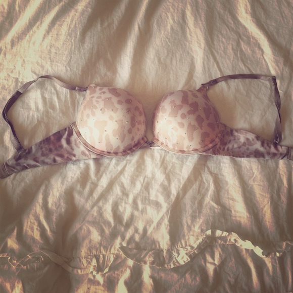 Victoria's Secret bombshell bra (never worn)