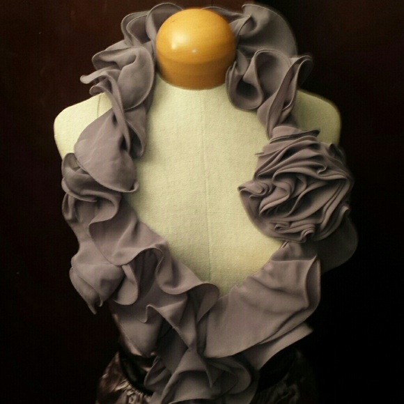 Bebe Ruffle Halter - Picture 2 of 4