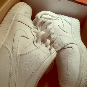 All white air jordan 1